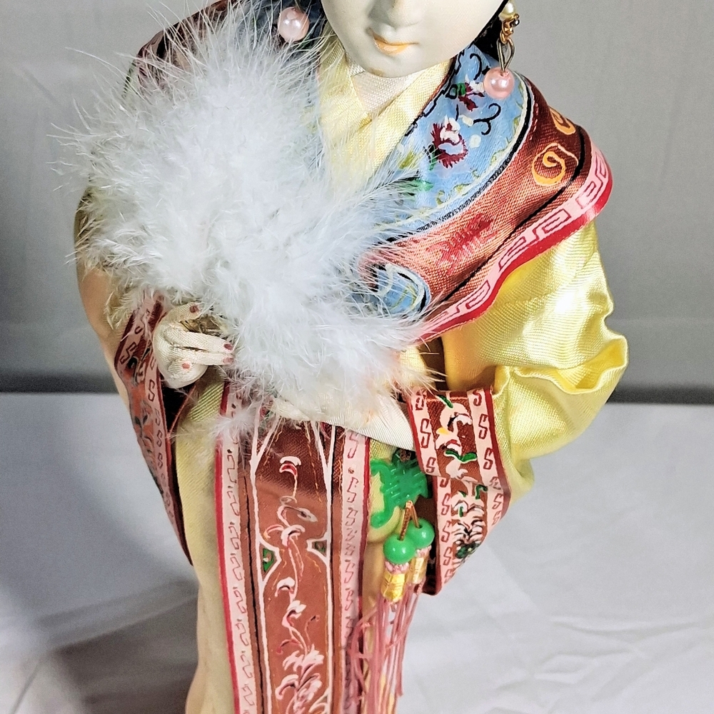 Set Of 2 Japanese Intricate Ornate 16" Collectible Dolls - Picture 7 of 12